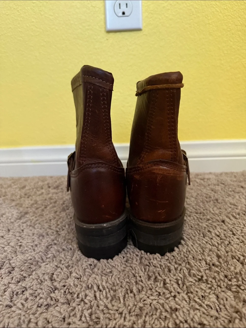 FRYE Vicky Engineer Boots Smooth Brown Leather Moto Booties women’s 5